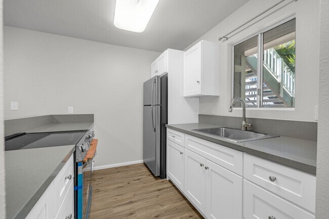 Building Photo - Fully Remodeled 2-Bedroom, 2-Bath Condo – Keonekai Villages #27-105
