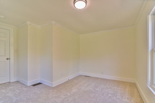 Building Photo - Charming Renovated Home on Acreage — Minutes from Town