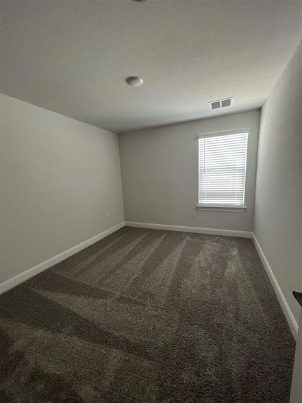 Building Photo - 15501 Ellinger Dr