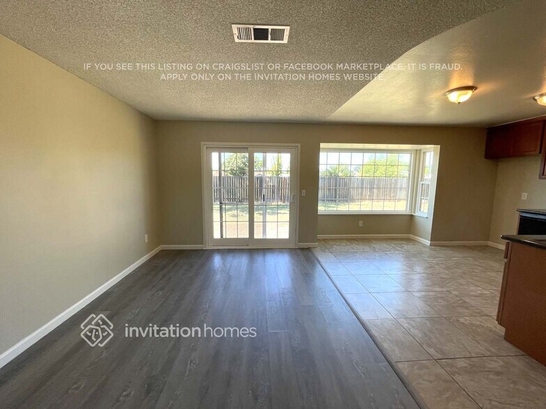 Building Photo - 518 Trumpeter Dr