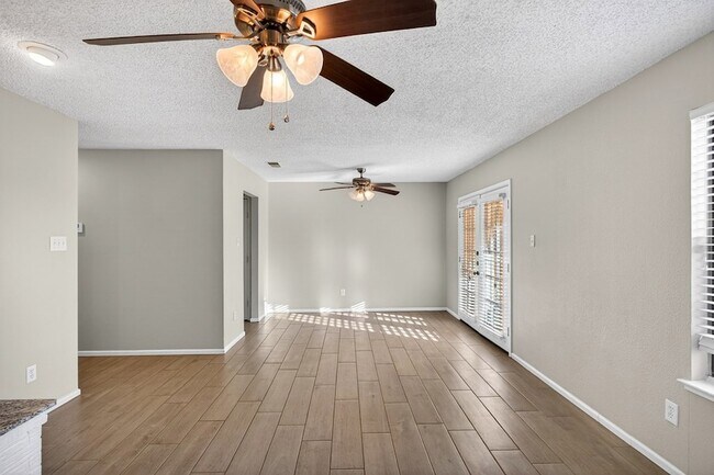 Building Photo - 3222 Preston Dr