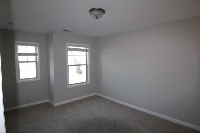 Building Photo - 7225 Heritage Oak Ct