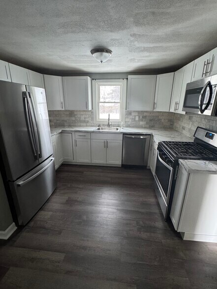 Building Photo - 119 Traister Dr