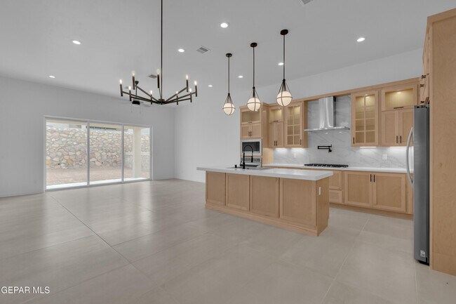 Building Photo - 12825 Middlesbrough Ave