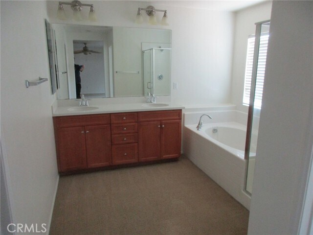 Building Photo - 13779 Darwin Dr