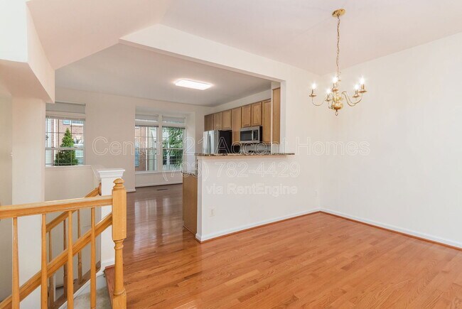Building Photo - 1030 Harrison Cir