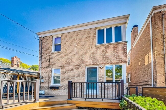 Building Photo - 5644 N Meade Ave
