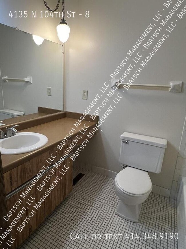 Building Photo - 4135 N 104th St