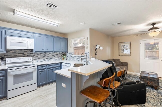 Building Photo - 207 Foster St