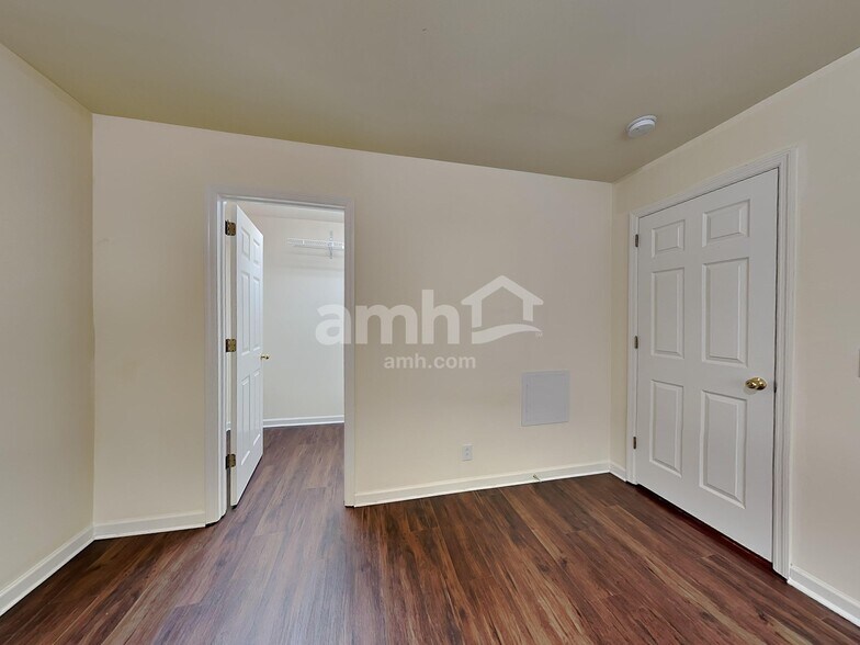 Building Photo - 605 Daniel Ct