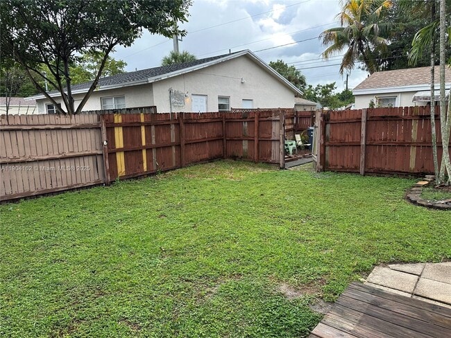 Building Photo - 2322 Cleveland St