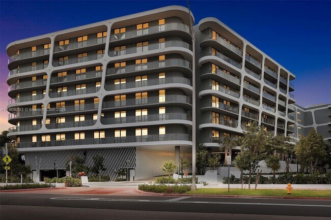 Building Photo - 3900 Alton Rd