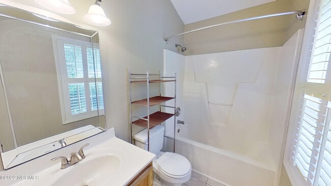 Building Photo - 811 Grathwol Dr