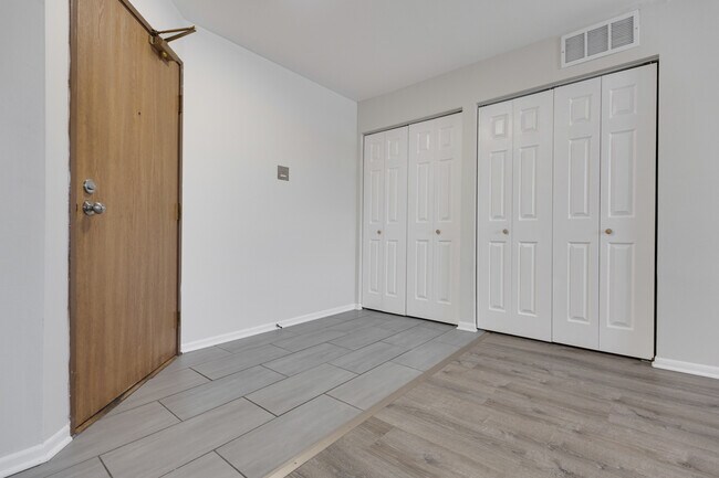 Building Photo - 46 Gant Cir