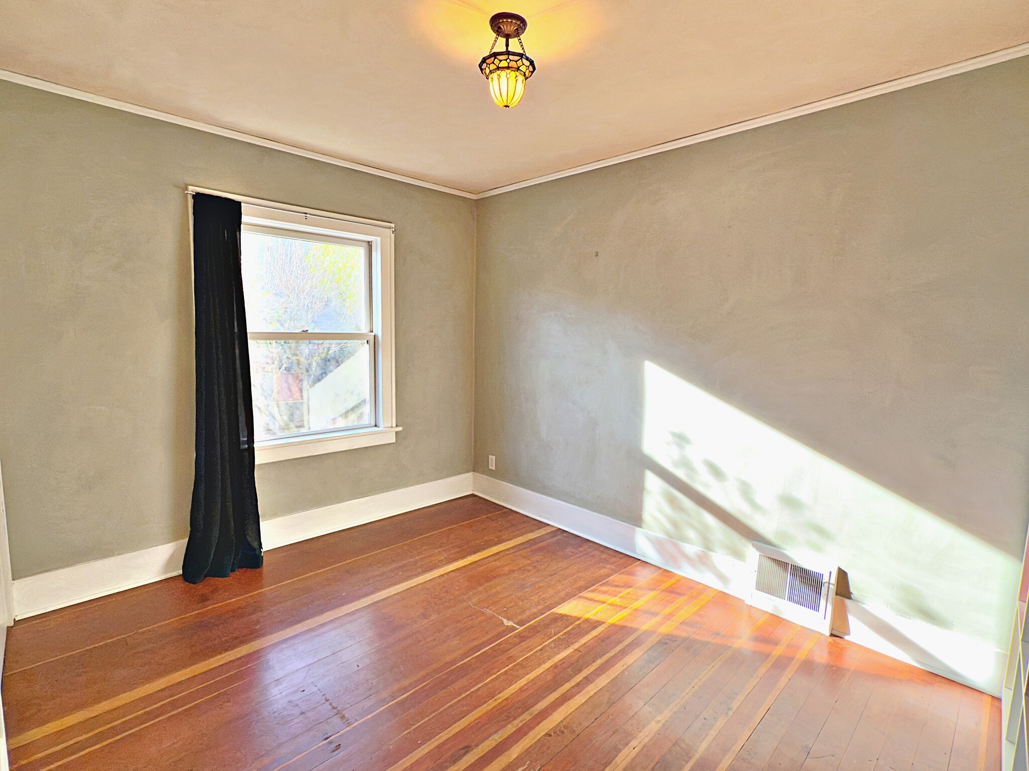 Building Photo - 2534 SE 31st Ave