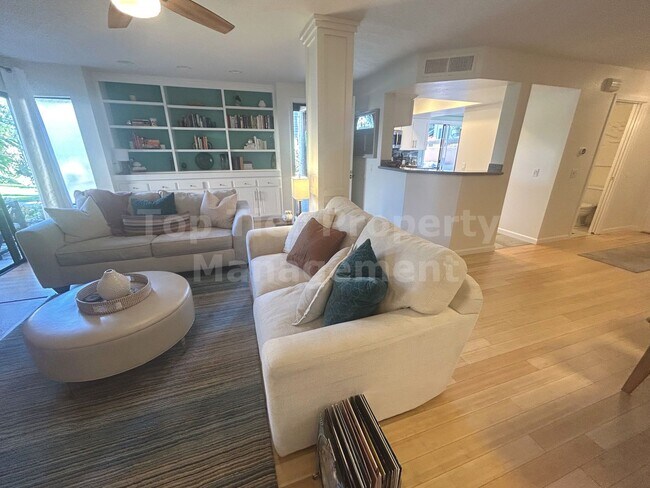 Building Photo - **Beautiful, Fully-Furnished 2 bed / 2.5 bath Townhome in Coastal Carlsbad - Available NOW**