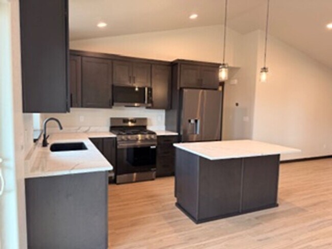 Building Photo - 6170 Ballantree Lp