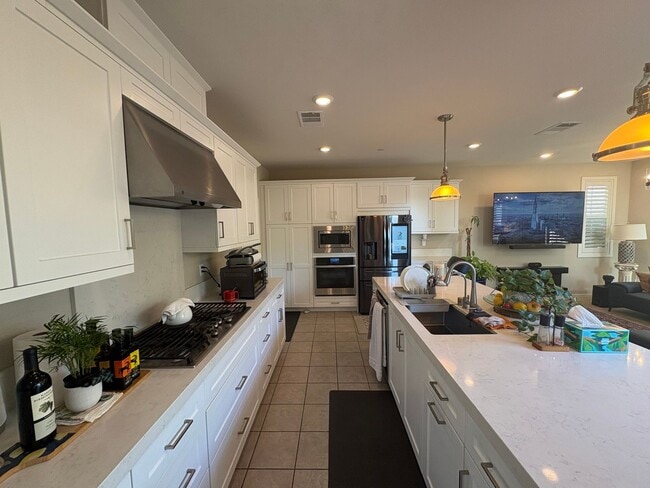 Building Photo - Elegant Fully Furnished 3BR/2.5BA Condo in Carlsbad