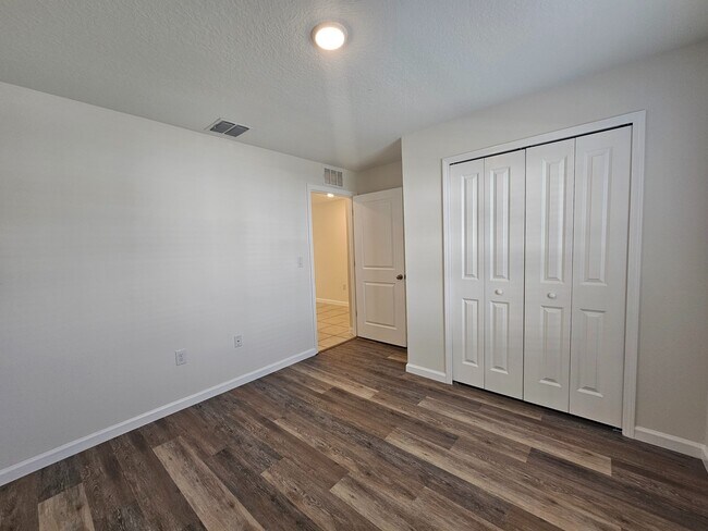 Building Photo - 3715 Eisel Wy