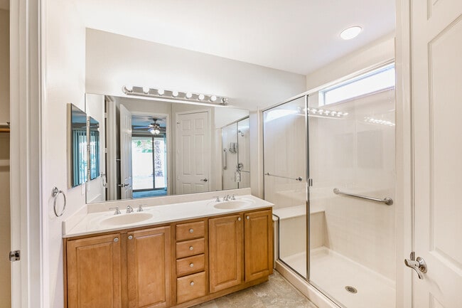 Building Photo - 41544 Via Arleta