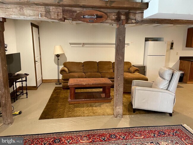 Building Photo - 64 Beulah Rd