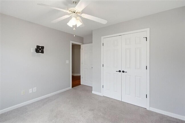 Building Photo - 518 S Fortune Way