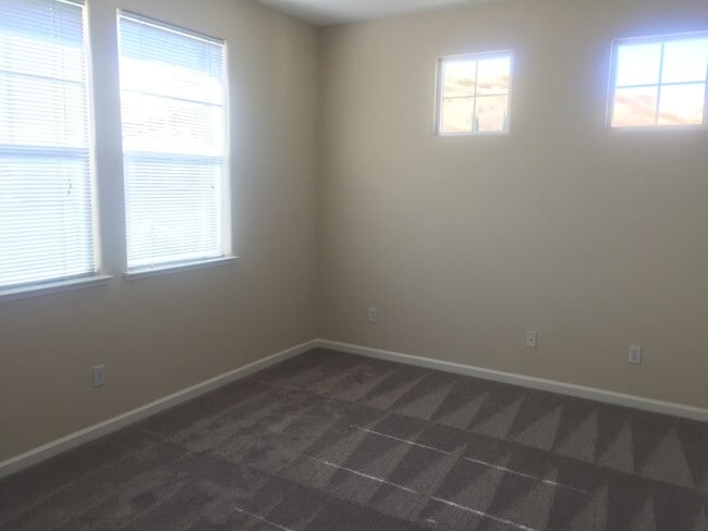 Building Photo - 772 Montecito Ct