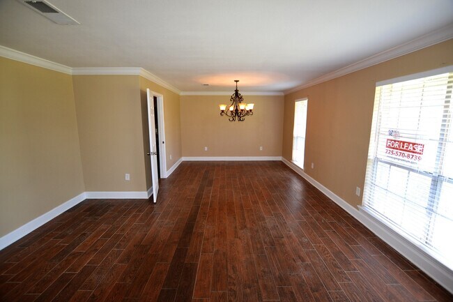 Building Photo - Newly Renovated 3 Bedroom Home in Sherwood...