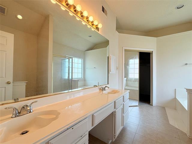 Building Photo - 1328 Maywood Ct