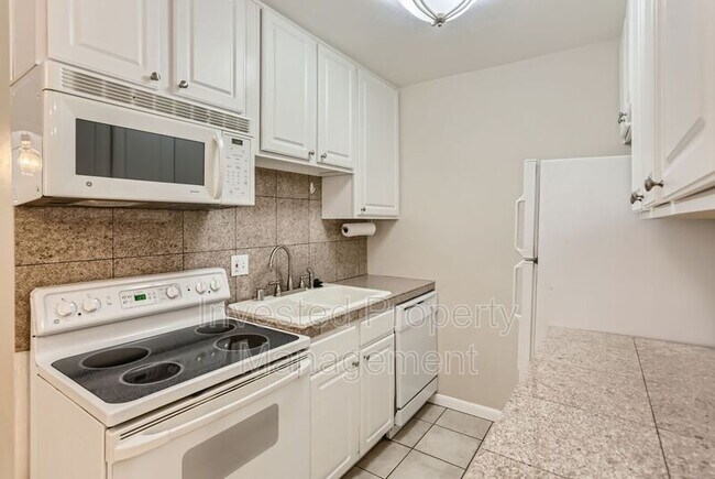 Building Photo - 1242 N Gaylord St