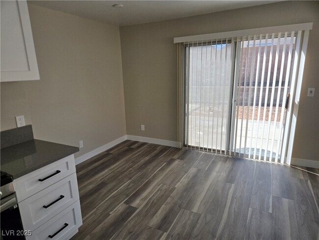 Building Photo - 4719 Cosley Dr