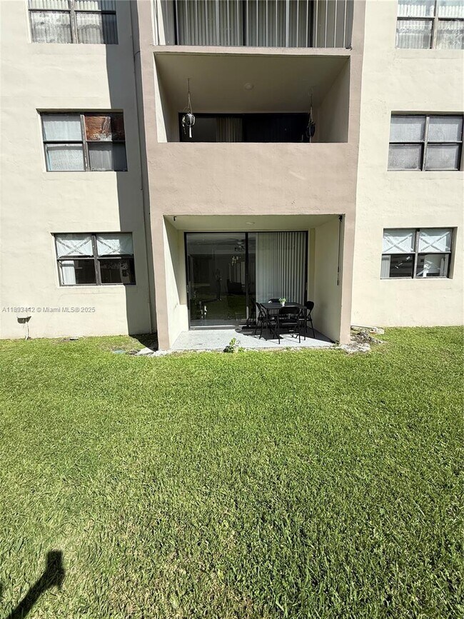 Building Photo - 8000 SW 149th Ave