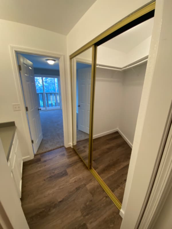 Building Photo - 1580 Chattaroy Cir