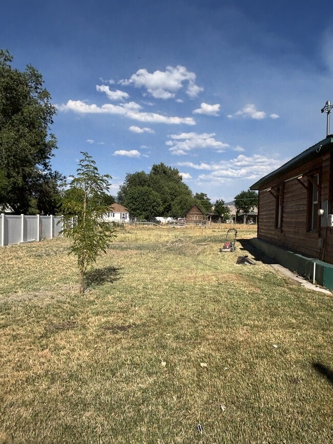 Building Photo - 80 N 100 W