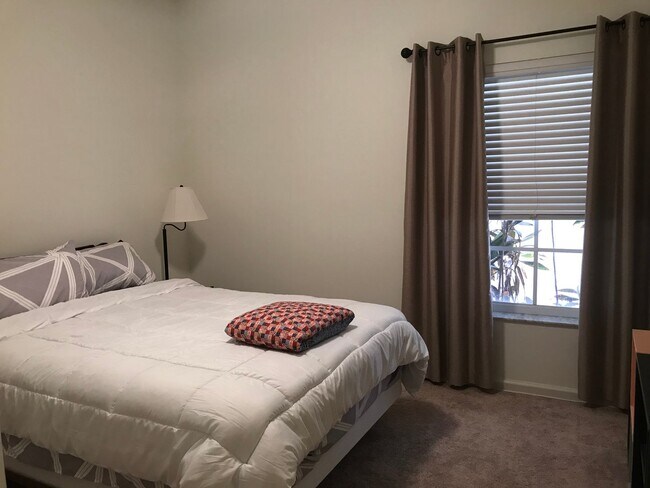 Building Photo - Rare Find! Gorgeous 3/2 villa with garage in Boca Pointe!