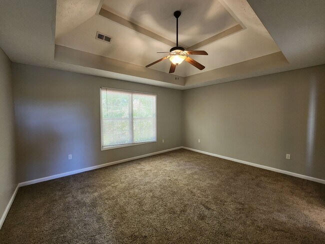 Building Photo - 4 Bedroom 3 Full Bath + Bonus Room