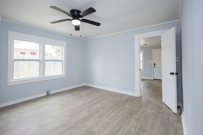 Building Photo - 911 Ray St