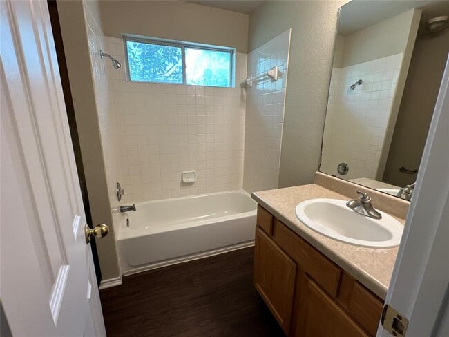 Building Photo - 2315 Bluffstone Dr