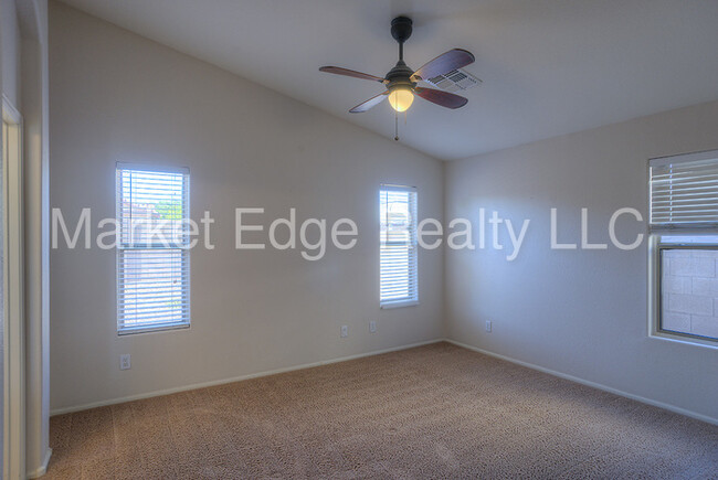 Building Photo - 3Bed/2Bath at Bell and Sarival! $399 MOVE-...