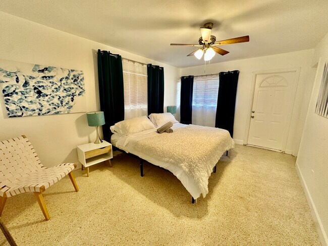 Building Photo - 2901 NW 9th Ter