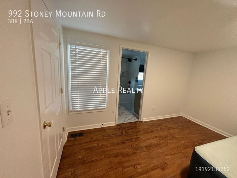 Building Photo - 992 Stoney Mountain Rd