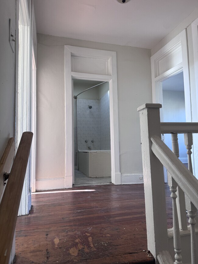 Building Photo - 4806 Reisterstown Rd