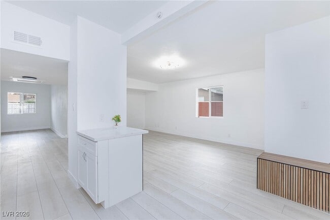 Building Photo - 3008 Lawndale St