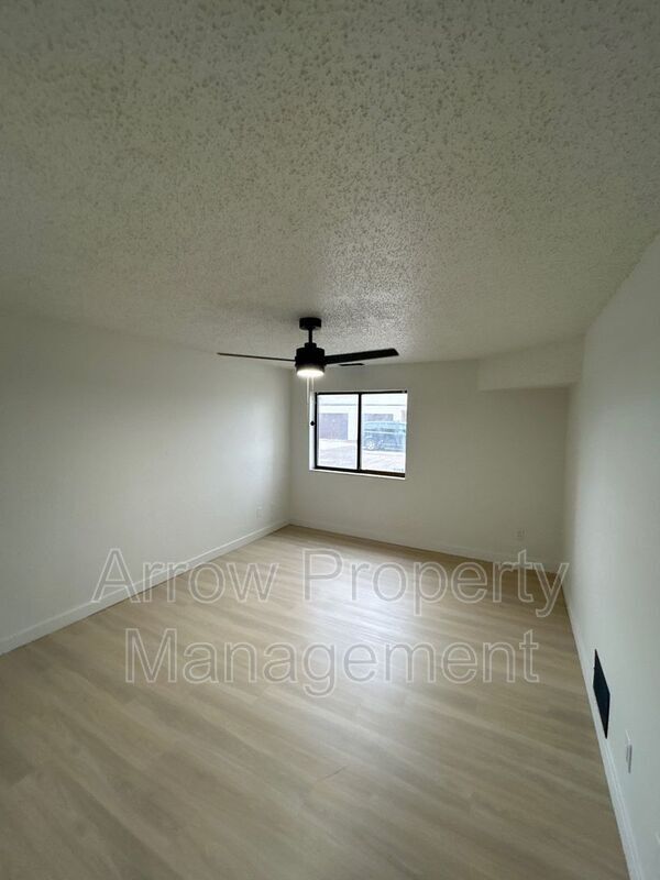 Building Photo - 203 E Arbor Ave