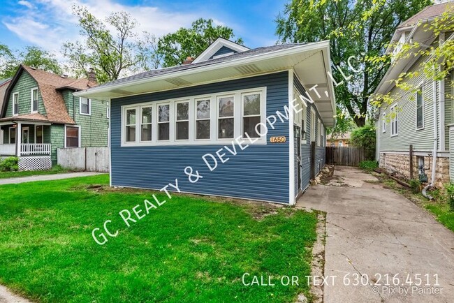Primary Photo - 1650 W 100th St