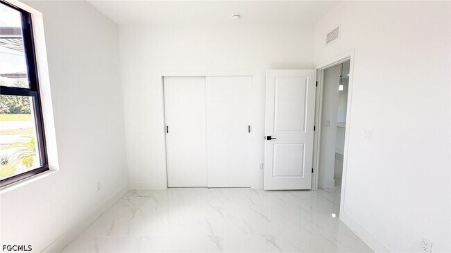 Building Photo - 723 Bering Ave S
