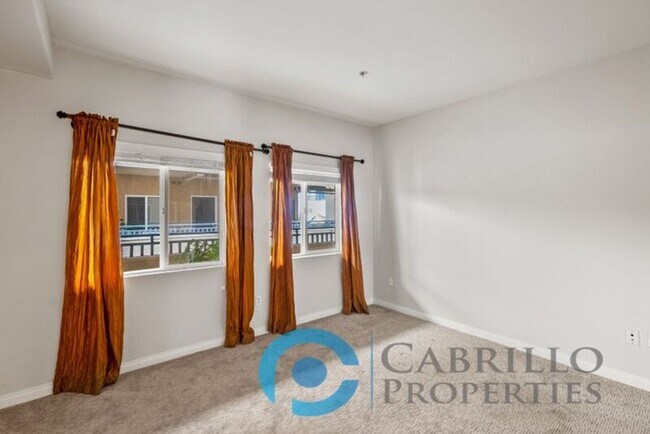 Building Photo - 2330 1st Ave