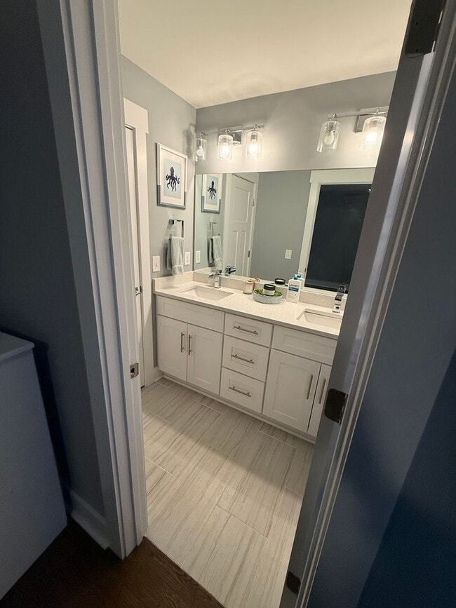 Building Photo - Beautiful rental in great location!