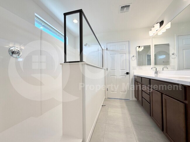 Building Photo - 11216 S 56th Ln