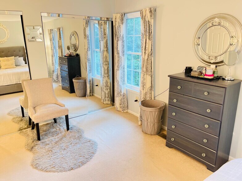 Building Photo - 16 Mateus Way